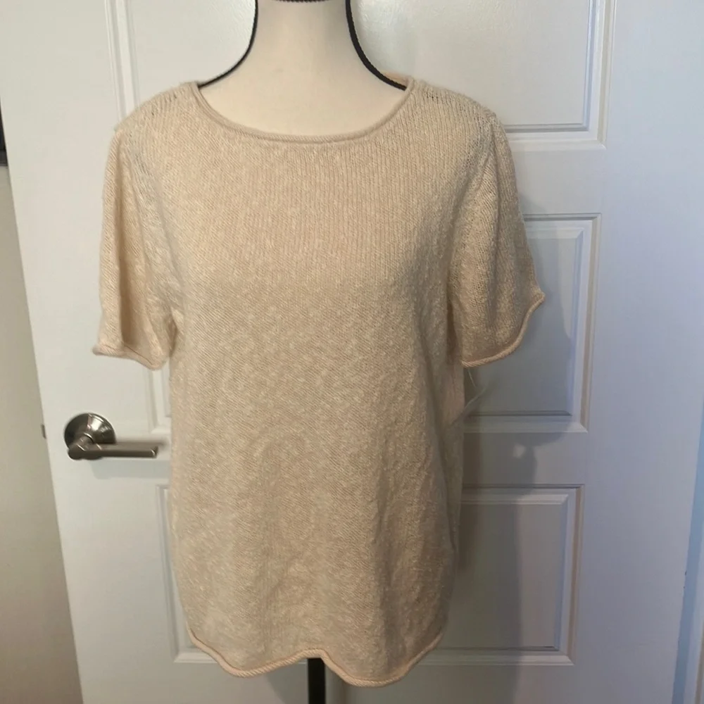 Liz Claiborne ivory short sleeves lightweight sweater for spring NWT 900 - Picture 1 of 7